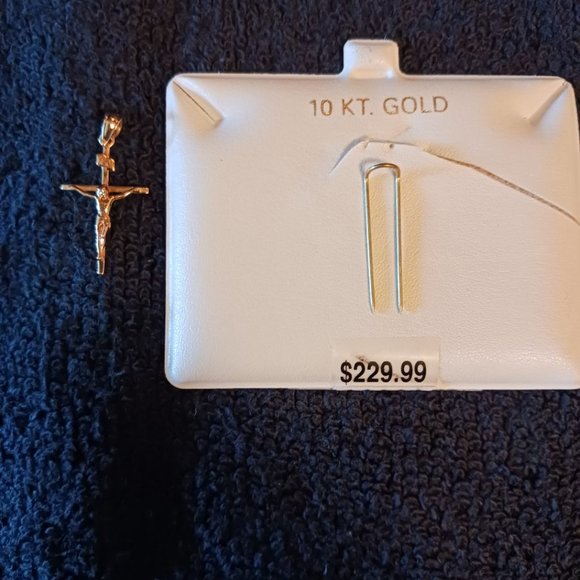 10 KT Yellow Gold Crucifix Charm - Picture 6 of 6